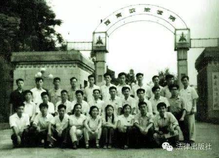 《人民的名义》中的汉东大学,最可能暗指哪所高校